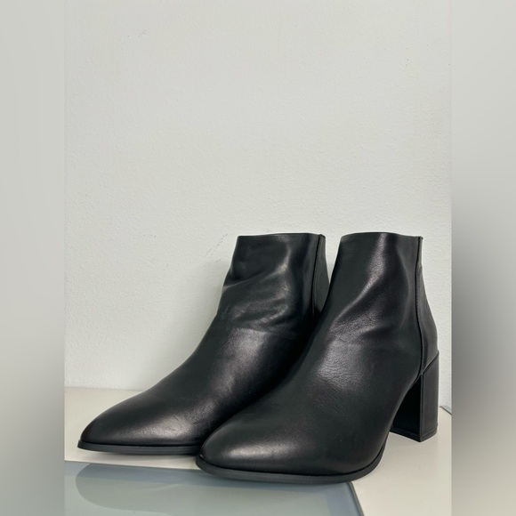 STEVE MADDEN NWOT LEATHER POINTED BOOTIES SZ 10 - Picture 2 of 10